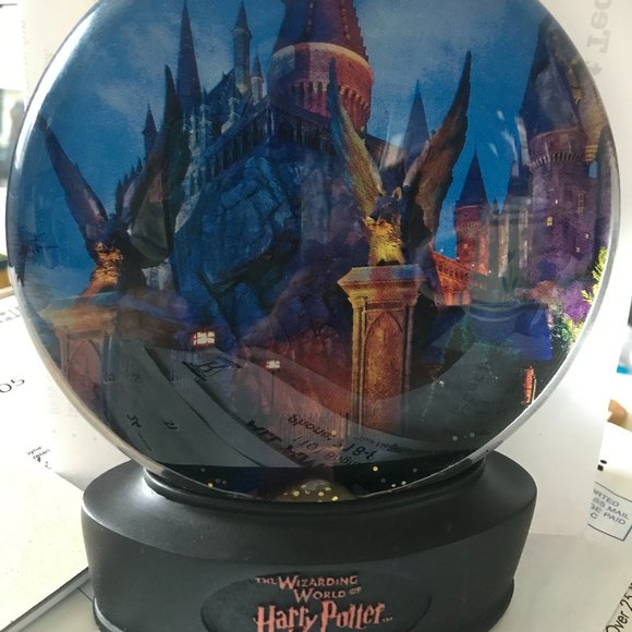 The Wizarding World of Harry Potter Universal Studios - Picture 1 of 3